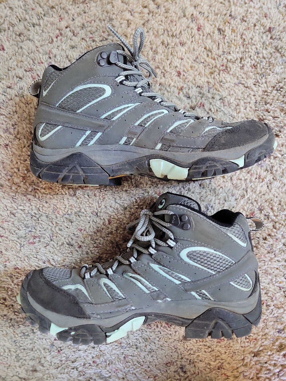 Merrell Women's Moab 2 Mid GORE-TEX/Waterproof Hiking Boots Size 8